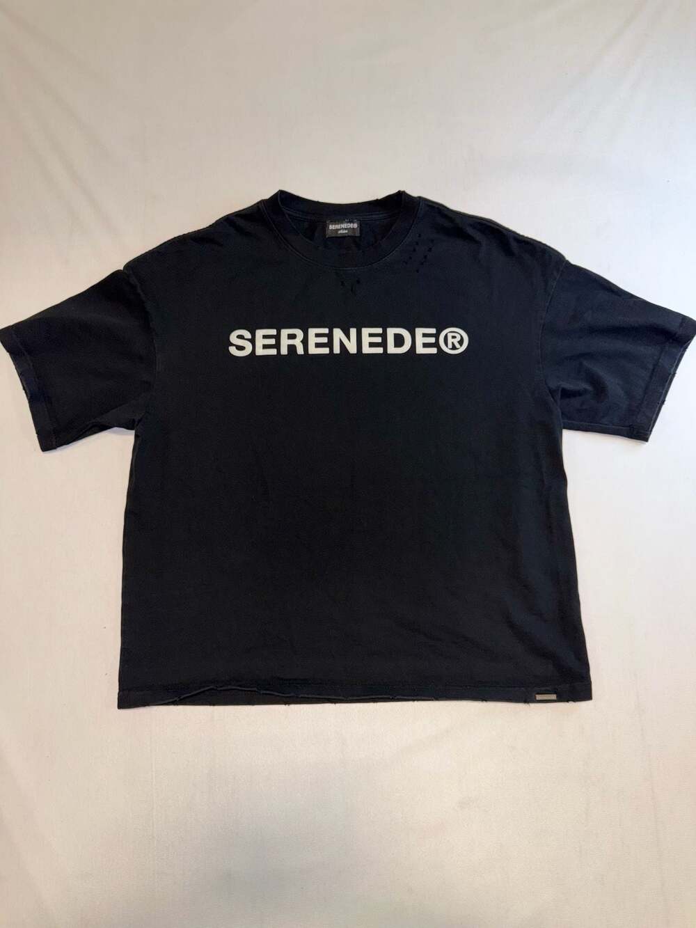 Serenede Distressed Logo T-Shirt Black Size Medium